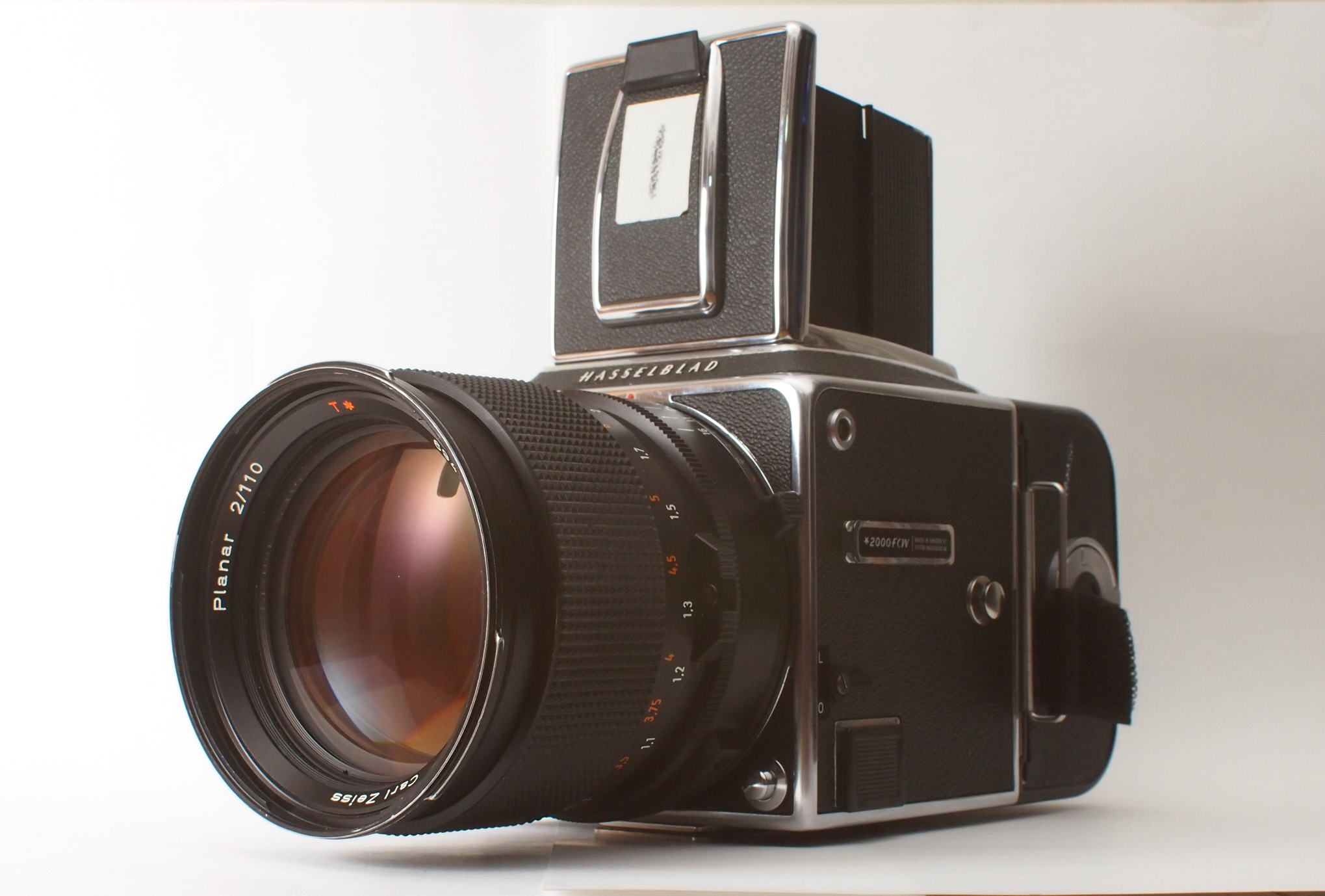 1985/206504 Hasselblad HASSELBLAD 2000FCW SALES FOLD-OUT 